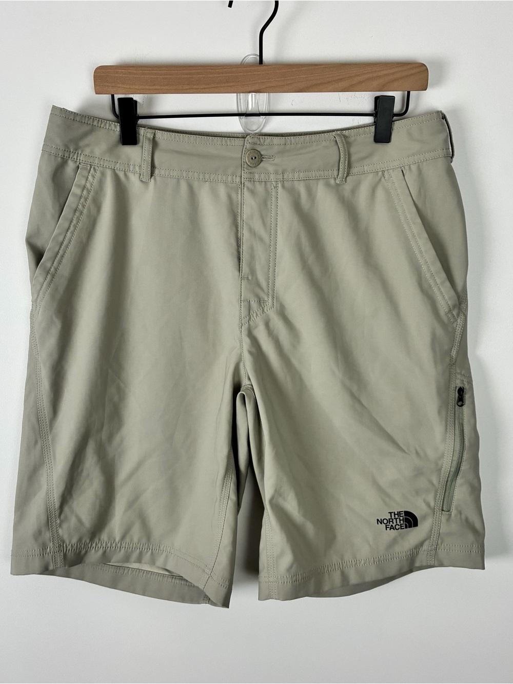 The North Face Men's Dune Beige Flashdry Performance Active Shorts Outdoors 32